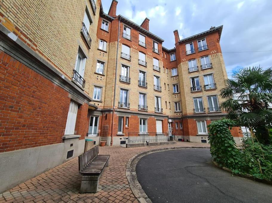 Suresnes : 2 Pieces Cosy Apartment Exterior foto