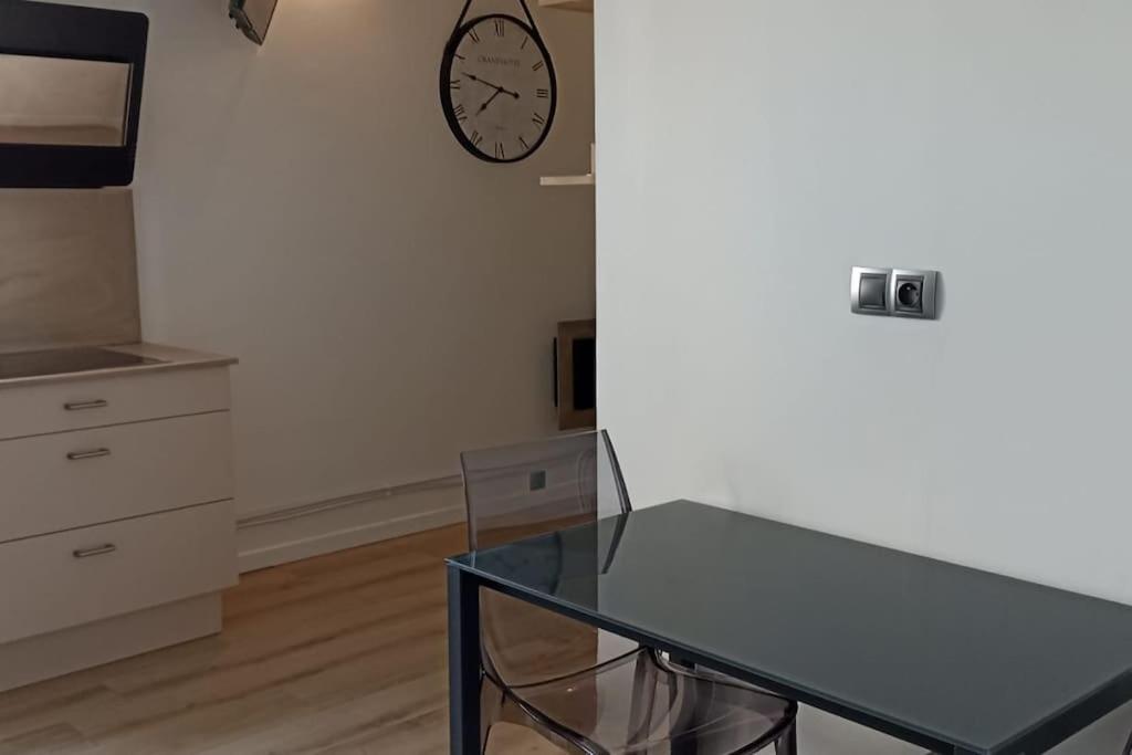 Suresnes : 2 Pieces Cosy Apartment Exterior foto